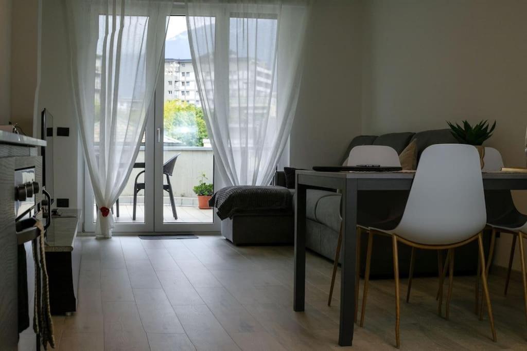 טיראנו Casa Vacanze Lucia מראה חיצוני תמונה